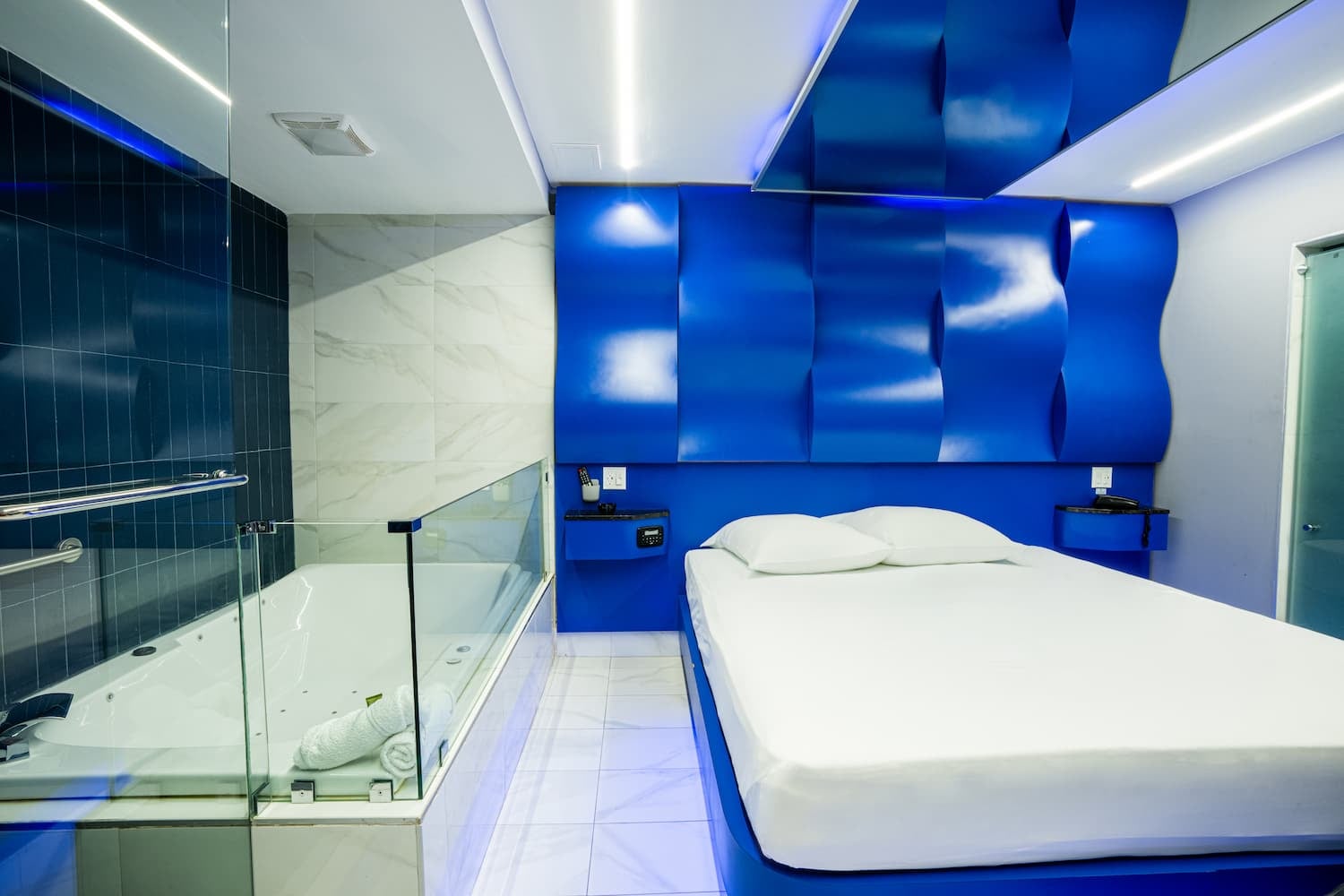 Suite Jacuzzi view 4