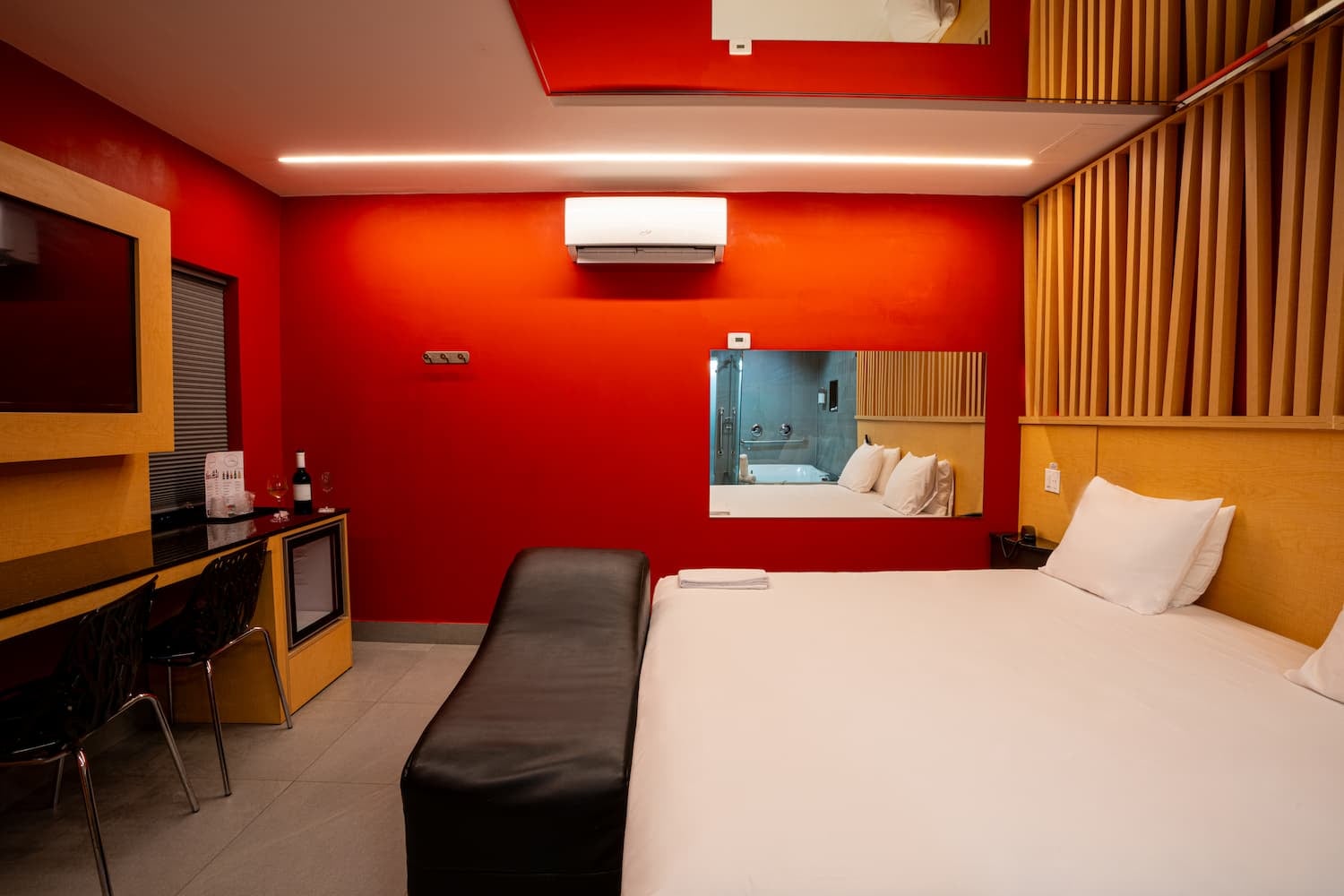 Suite Jacuzzi view 8
